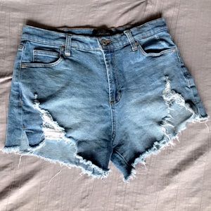 Kendall + Kylie “The Icon Short” jean shorts. 
Size: 9/29
